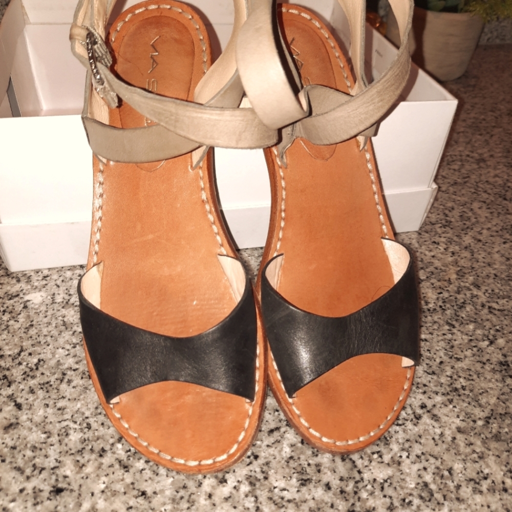 Via Spiga, sz 6.5, dark navy & tan